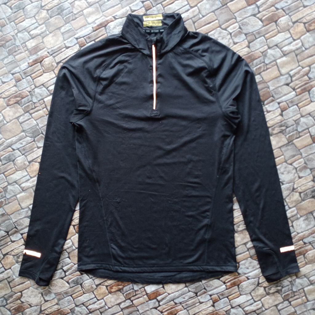 Kaos pria Jersey sport brand HnM original preloved bahan dry fit