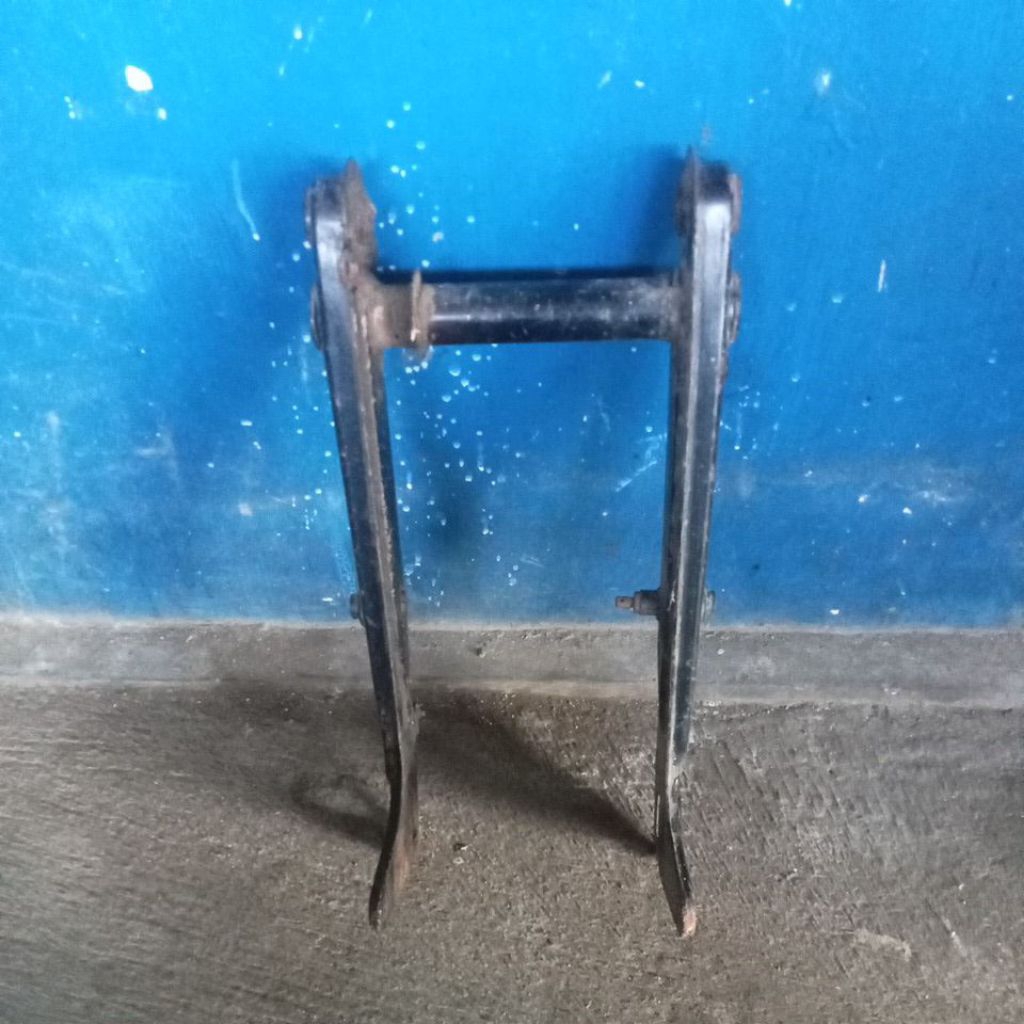 swing arm/lengan ayun yamaha v80 original second