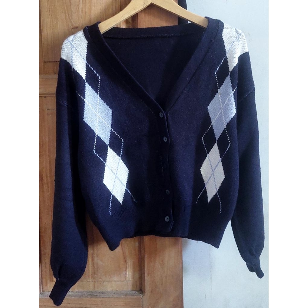 Preloved Cardi Ketupat
