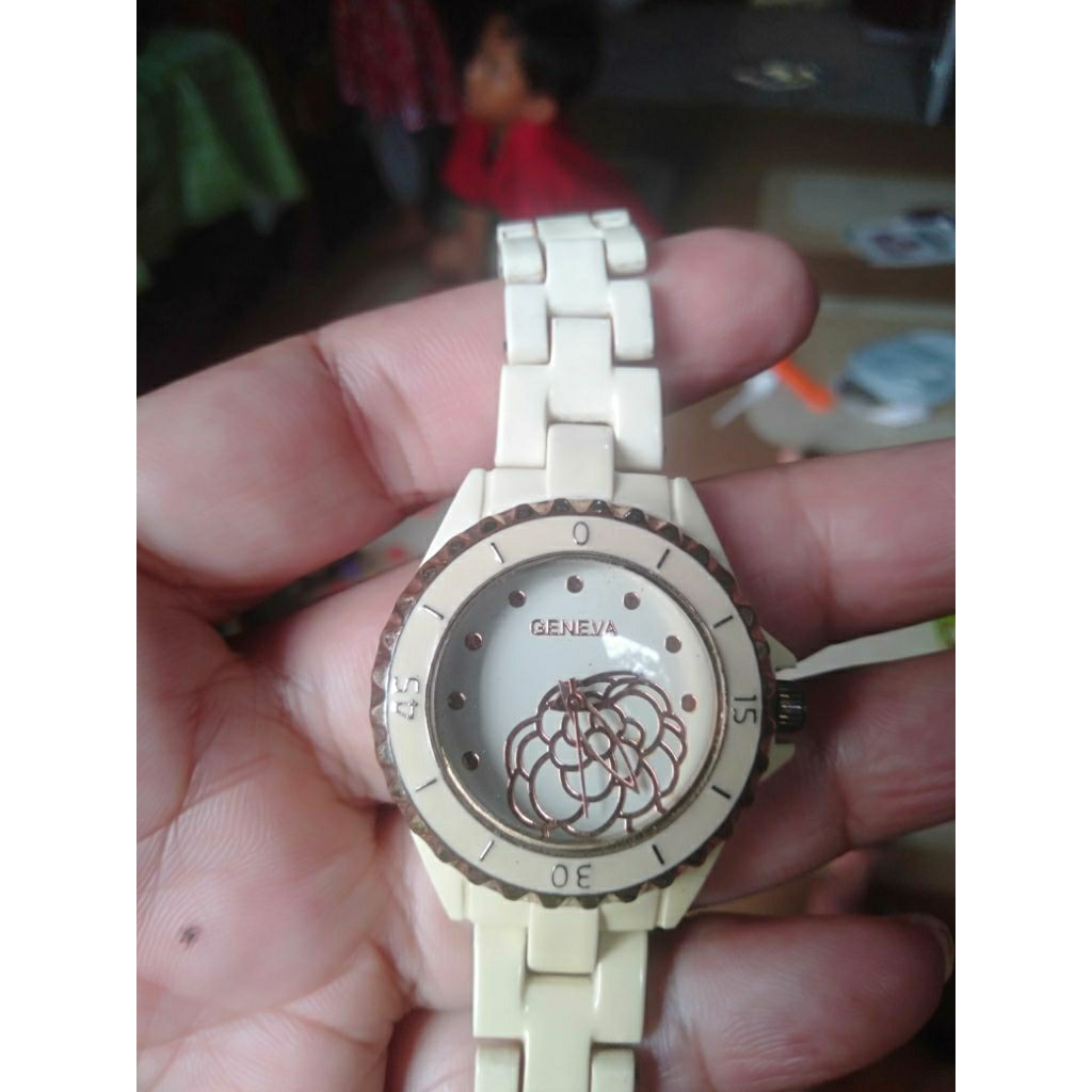 Jam tangan preloved wanita Geneva keramik warna putih