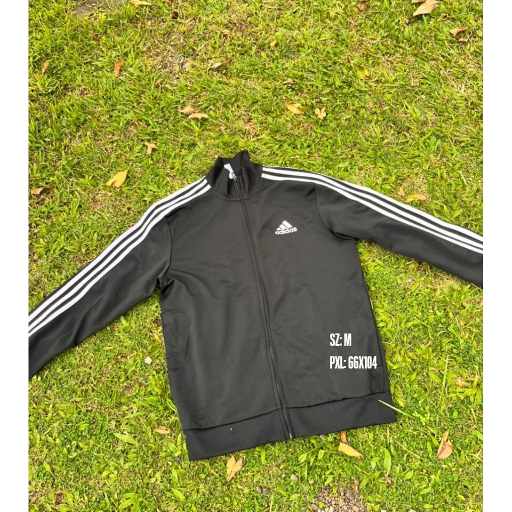 tracktop hitam