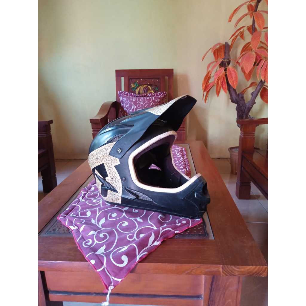Helm 661 kondisi istimewa