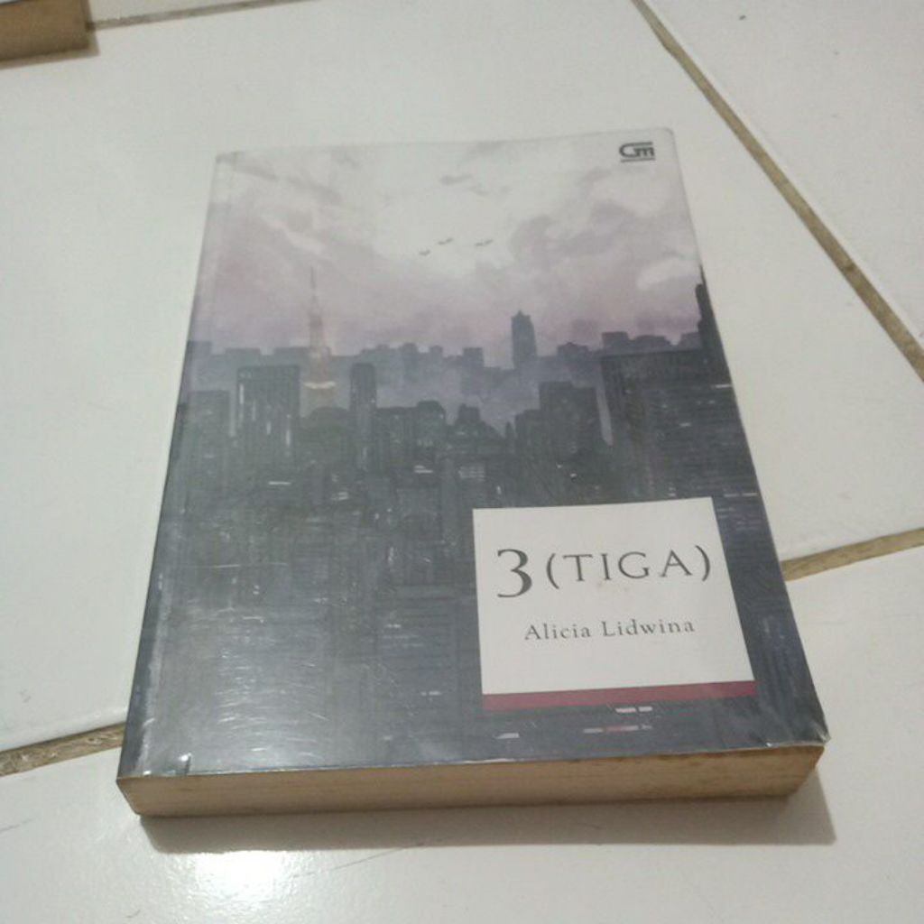 buku novel 3 ( tiga )