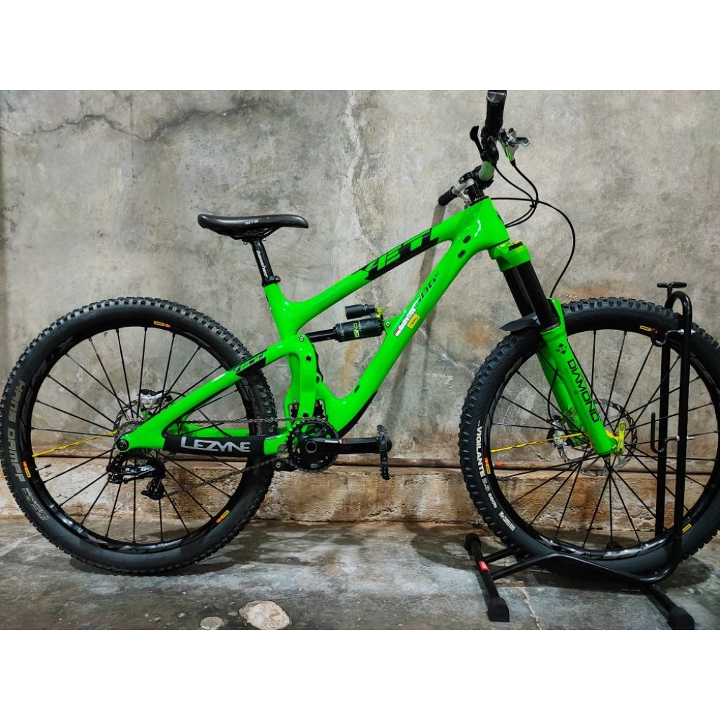 Fullbike sepeda MTB YETI SB6C Carbon 27.5 Size S