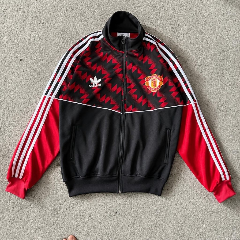 JAKET TRACKTOP KING MU