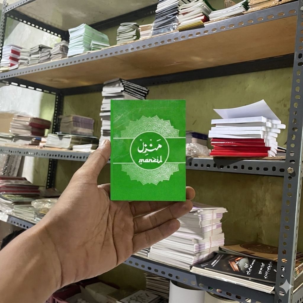 BUKU AYAT-AYAT MANZIL UKURAN 8X10 CM (A7)