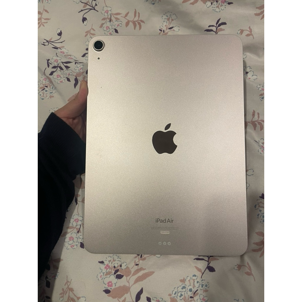 Ipad Air 5th Generation Rosegold 64gb, wifi + apple magic keyboard M1