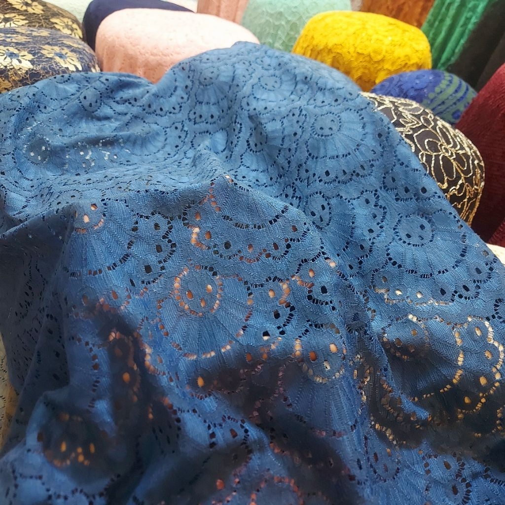 kain brokat katun premium  - kain brokat motif mewah  - kain brokat kebaya ( navy) AT