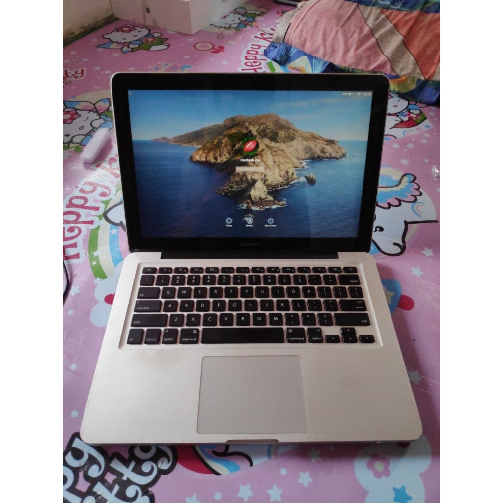 macbook pro late 2011 13,3 inc bekas baik