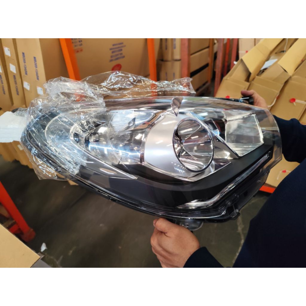 Daihatsu Sirion 2016 lampu depan/Headlamp