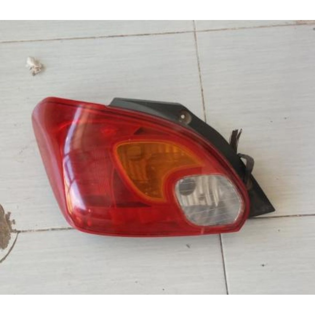 Stoplamp lampu belakang mitsubishi mirage