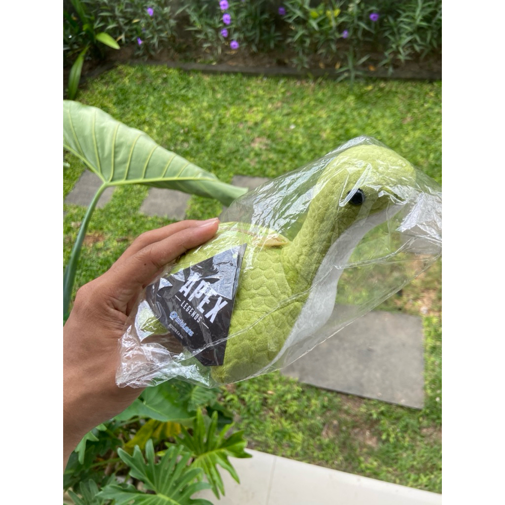 Plushie Nessie Apex Legends