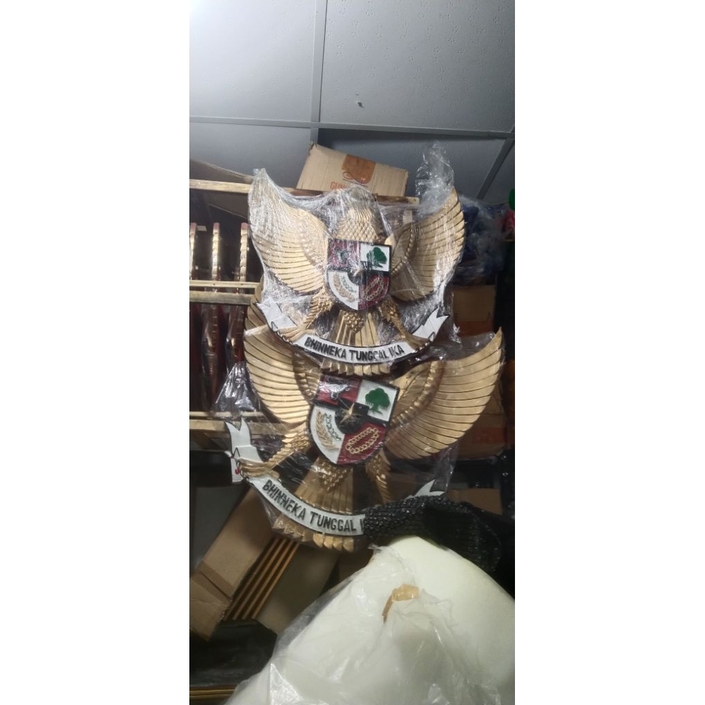 Garuda bahan kayu Jakarta, Garuda ukir ( 40 cm)