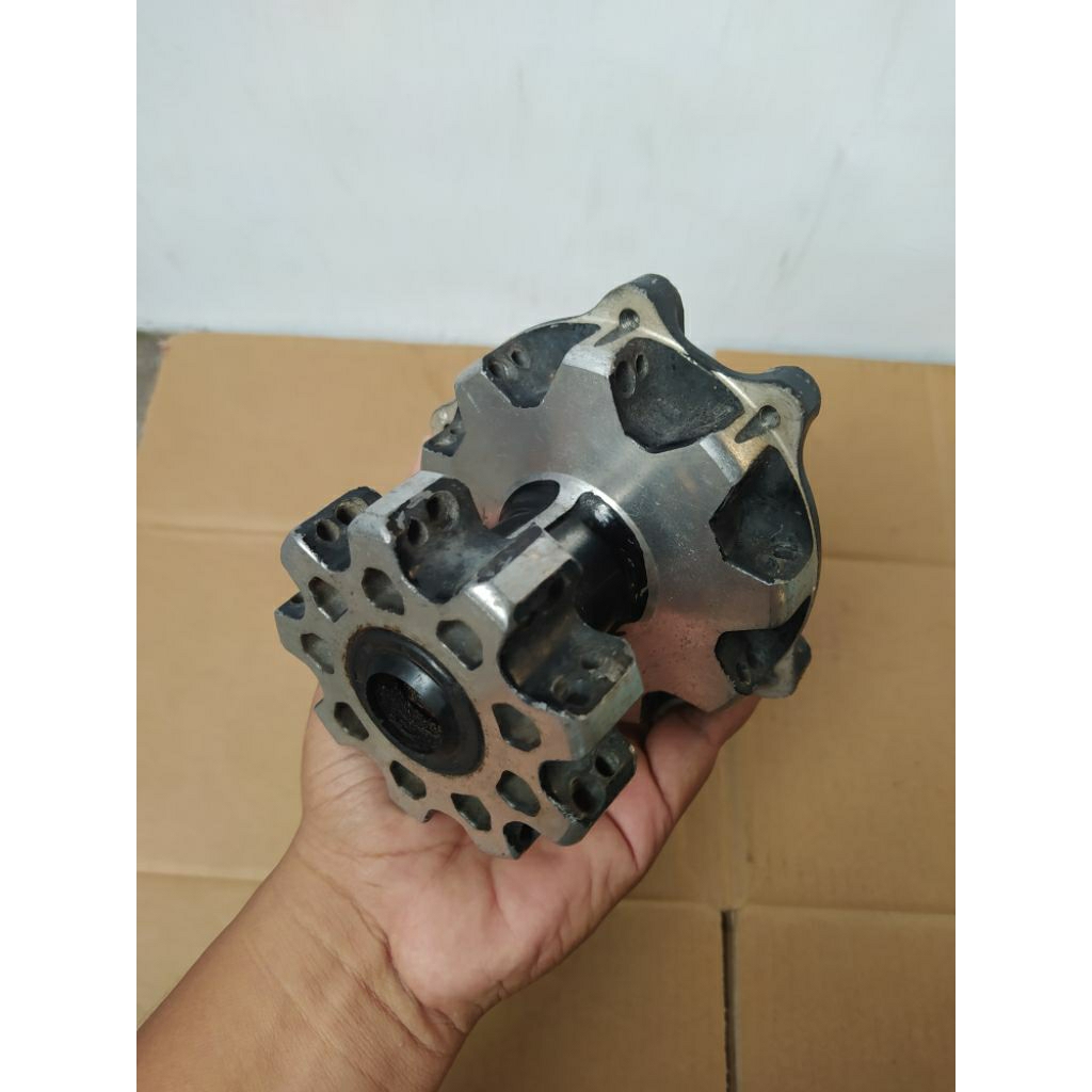 Tromol depan CRF hole 36