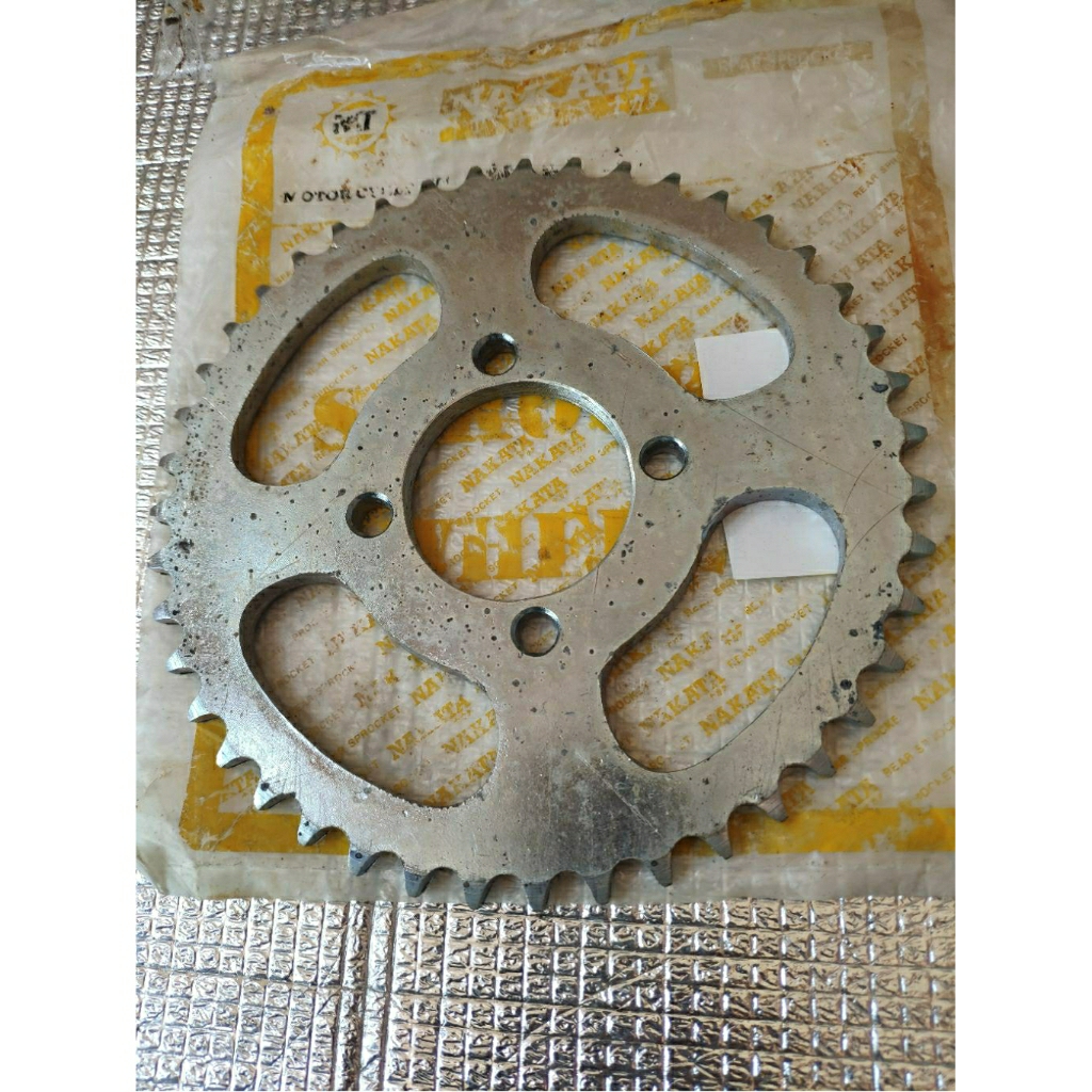 gear roda belakang motor suzuki TRS