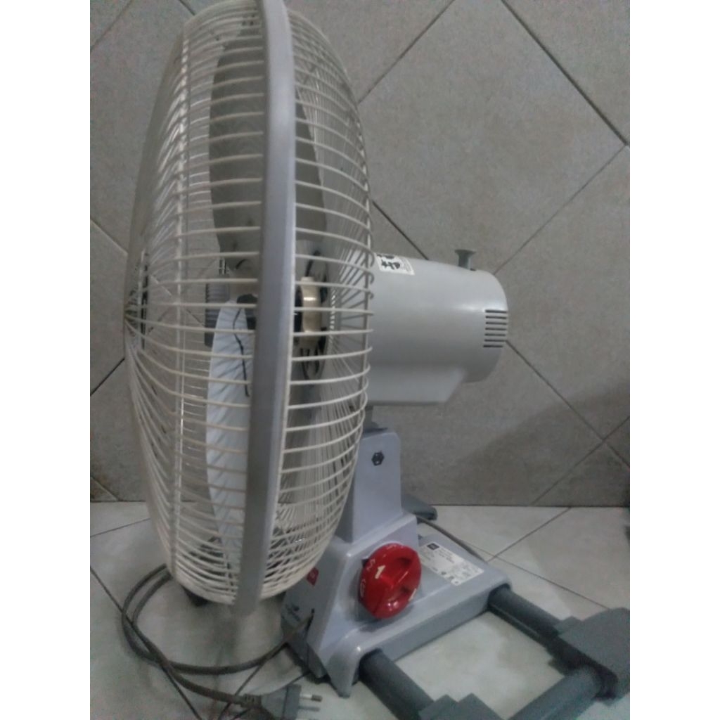 kipas angin KDK TYPHON  WB 40 L