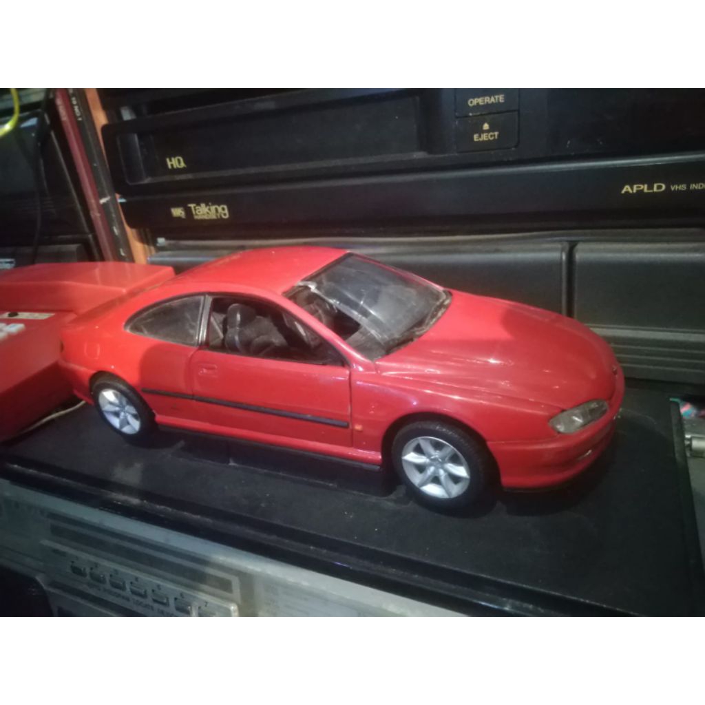 diecast skala 18 peugeot 406 copule brend welly