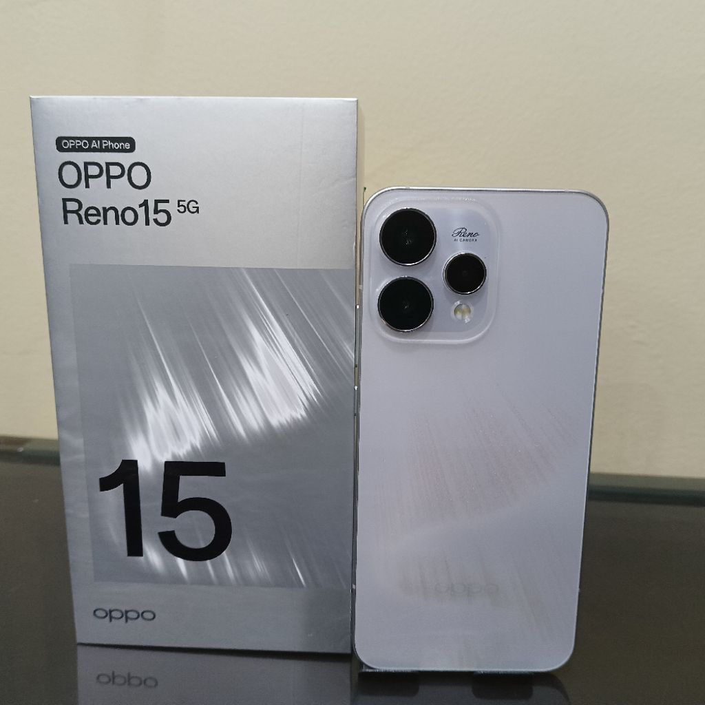 Handphone Oppo Reno 15 5G Ram 12 256GB