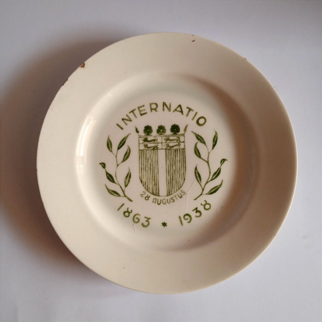 Antik Vintage Piring Porselen Peringatan 70 Tahuh Perusahaan Dagang Hindia Belanda Internatio 28 Agu