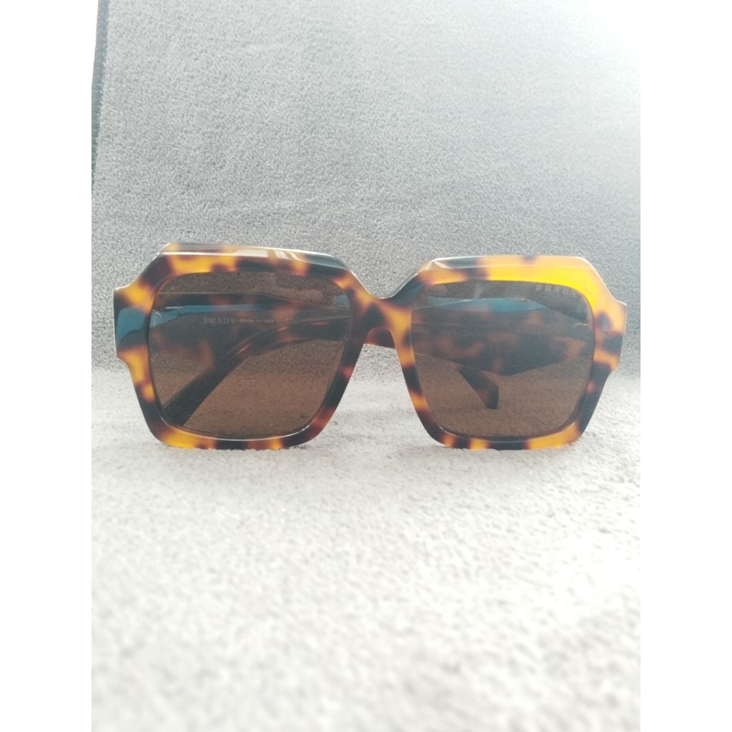 kacamata hitam original PRADA