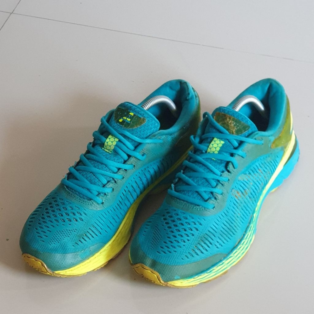 sepatu asics gen kayano size 43,5
