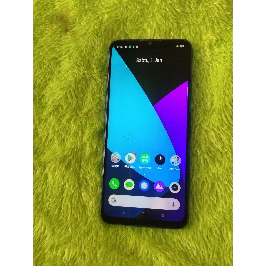Realme 5 Ram 3/64 handphone second berkualitas normal siap pake mulus no minus kelengkapan hp charge