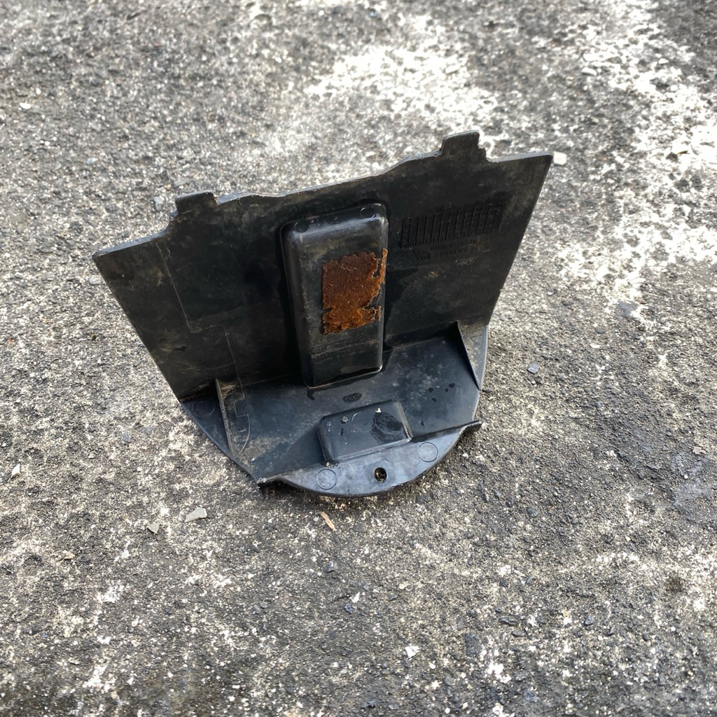 Cover Tutup Aki Bagasi Suzuki Smash New 110 Original