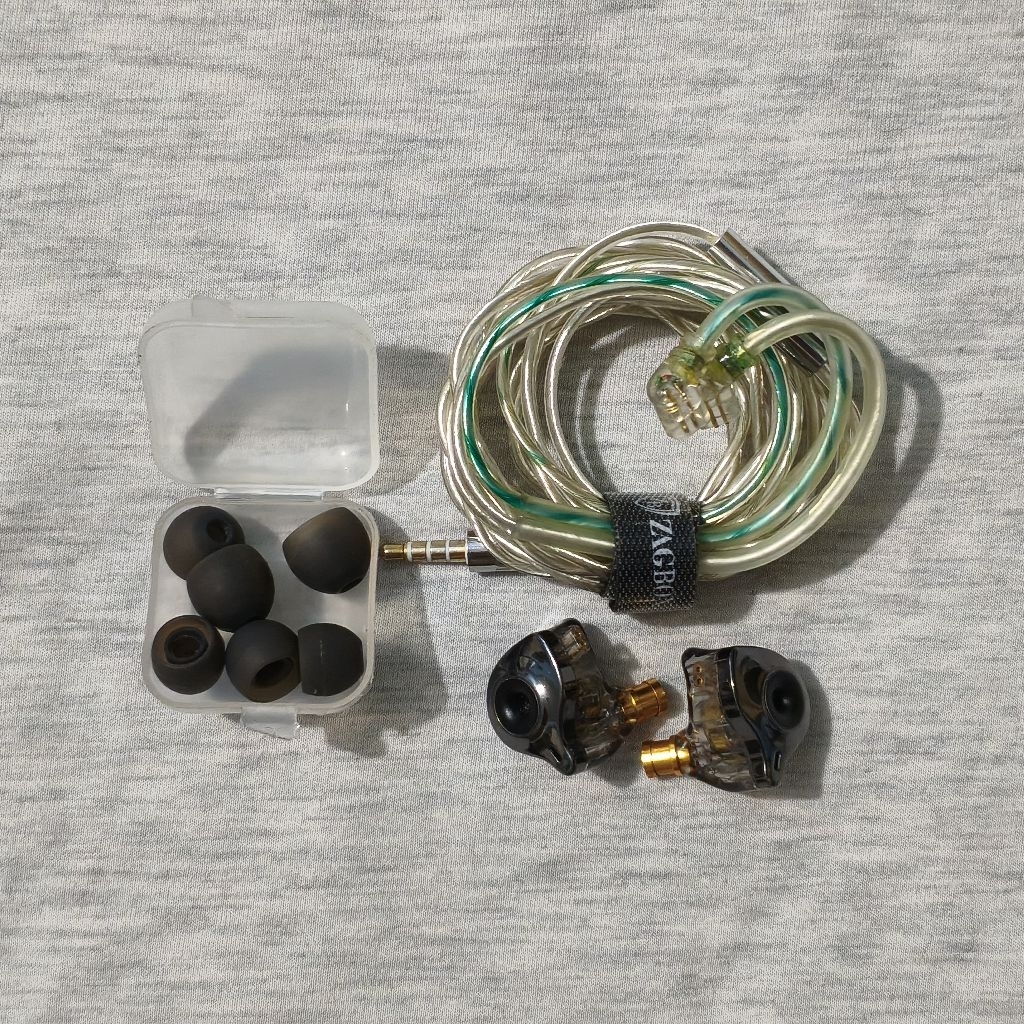 SGOR - Adonis 1DD + 1BA IEM