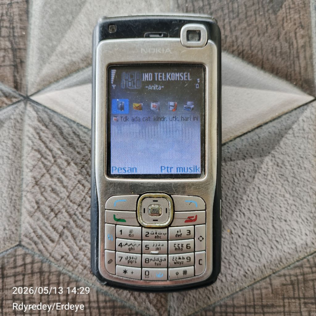 Hp Jadul Nokia N70 Silver