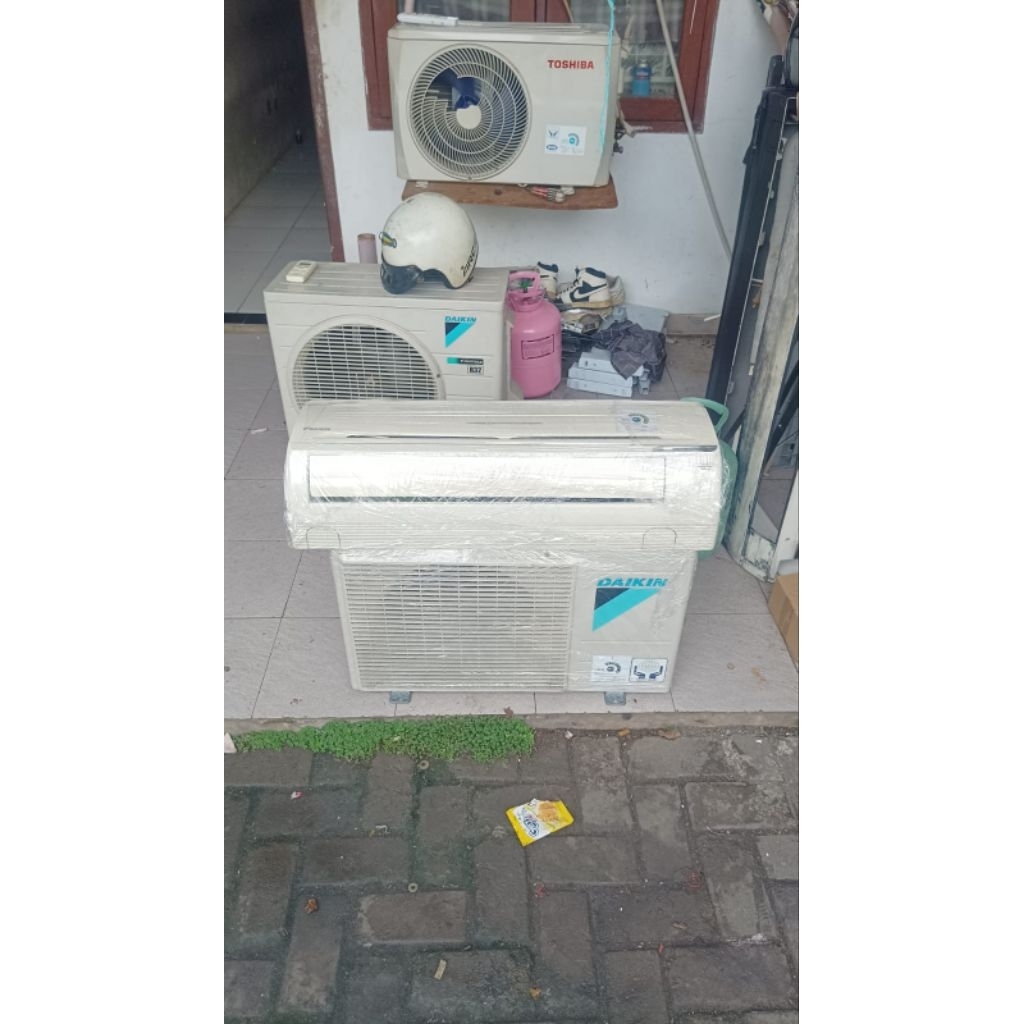 AC SECOND DAIKIN 1 PK STANDAR (UNIT ONLY)