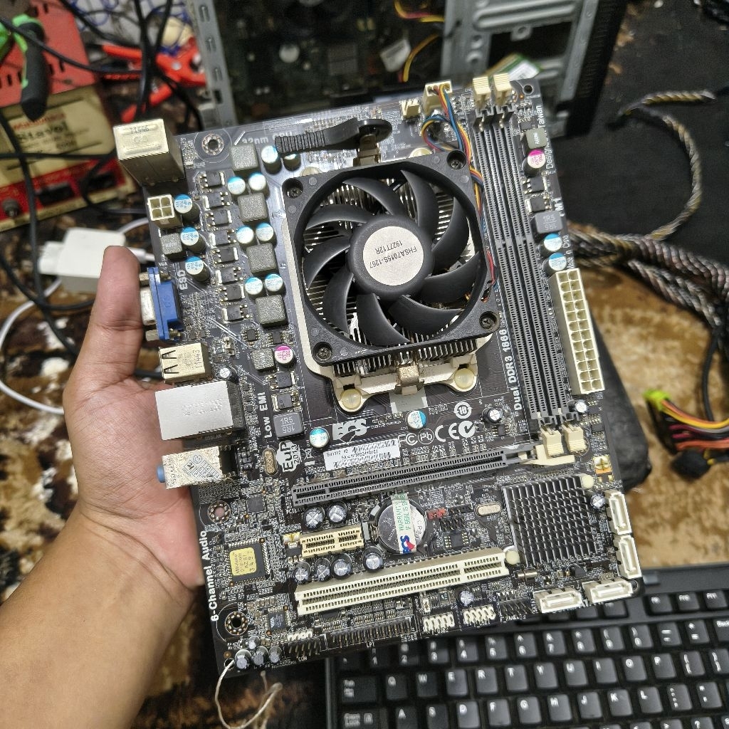 Paket Motherboard Processor, ECS A55F FM1 + AMD A4 3300 Normal