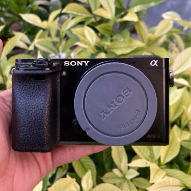 SONY A6000 BODY ONLY