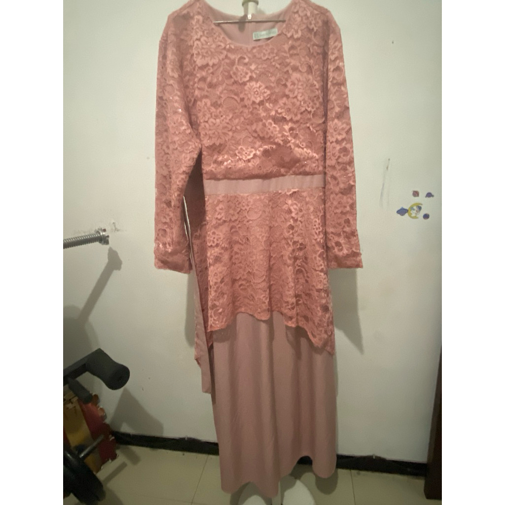 PRELOVED REPRICE NETTmurahpol 2x pakai. Gamis Brokat by Mayang CollectionE