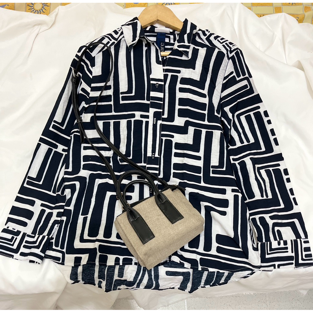 KEMEJA PRELOVED WANITA - MURAH - BRAND CECIL - HALUS - ADEM - LEMBUT
