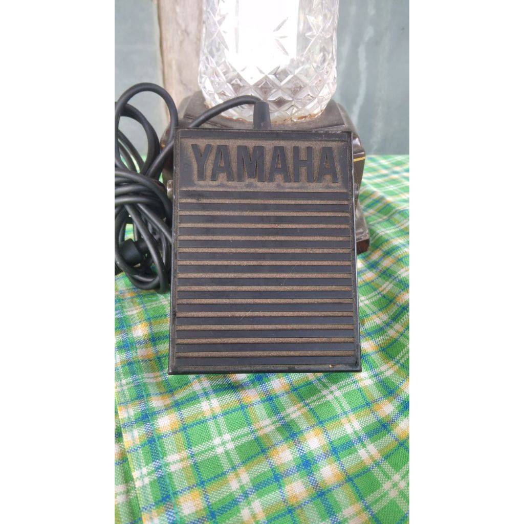 Yamaha Compact sustain pedal keyboard.