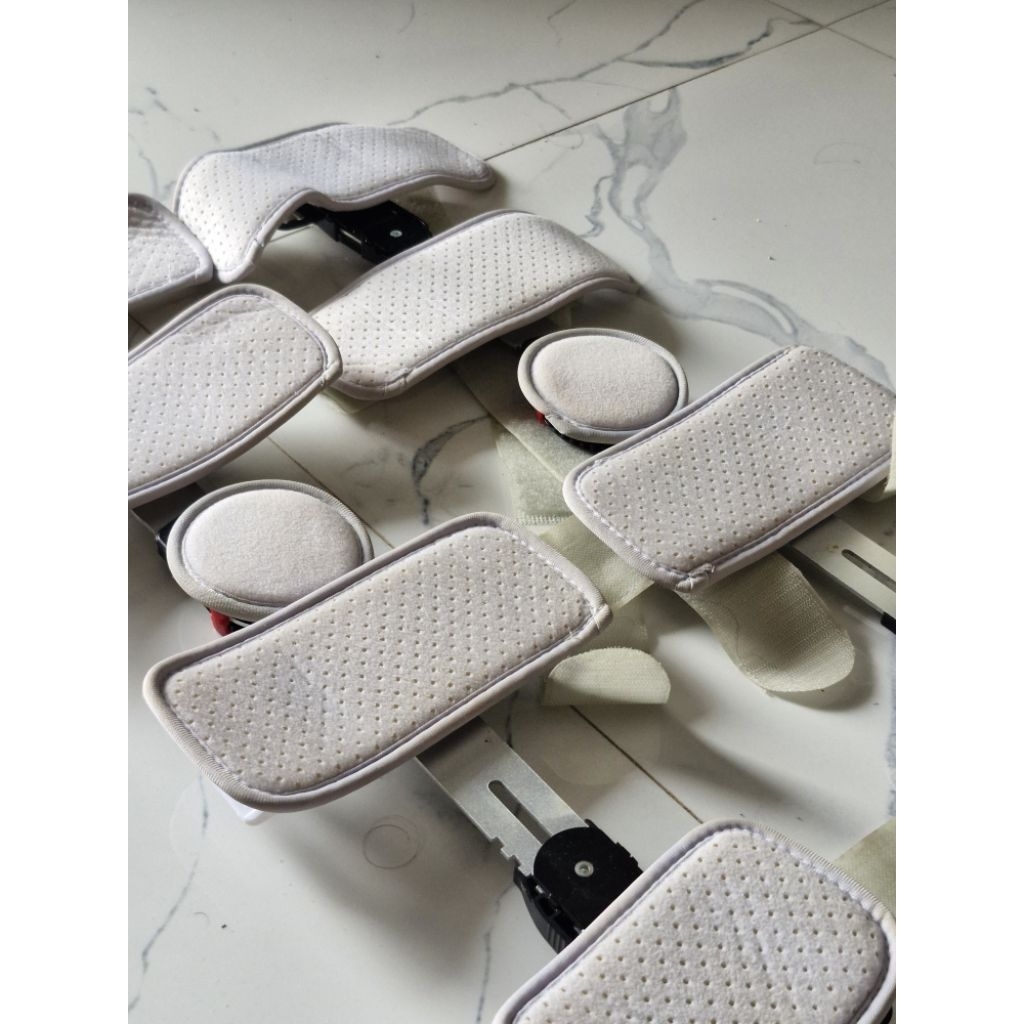 Penyanggah terapi lutut KNEE BRACE (Second pemakaian 2 bulan)