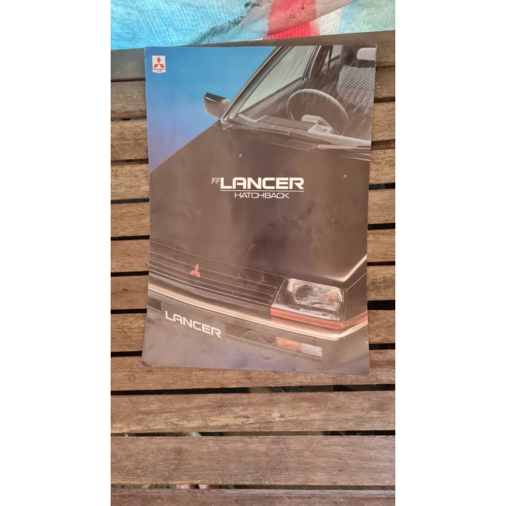 Brosur mitsubishi lancer fiore hatchback 1984