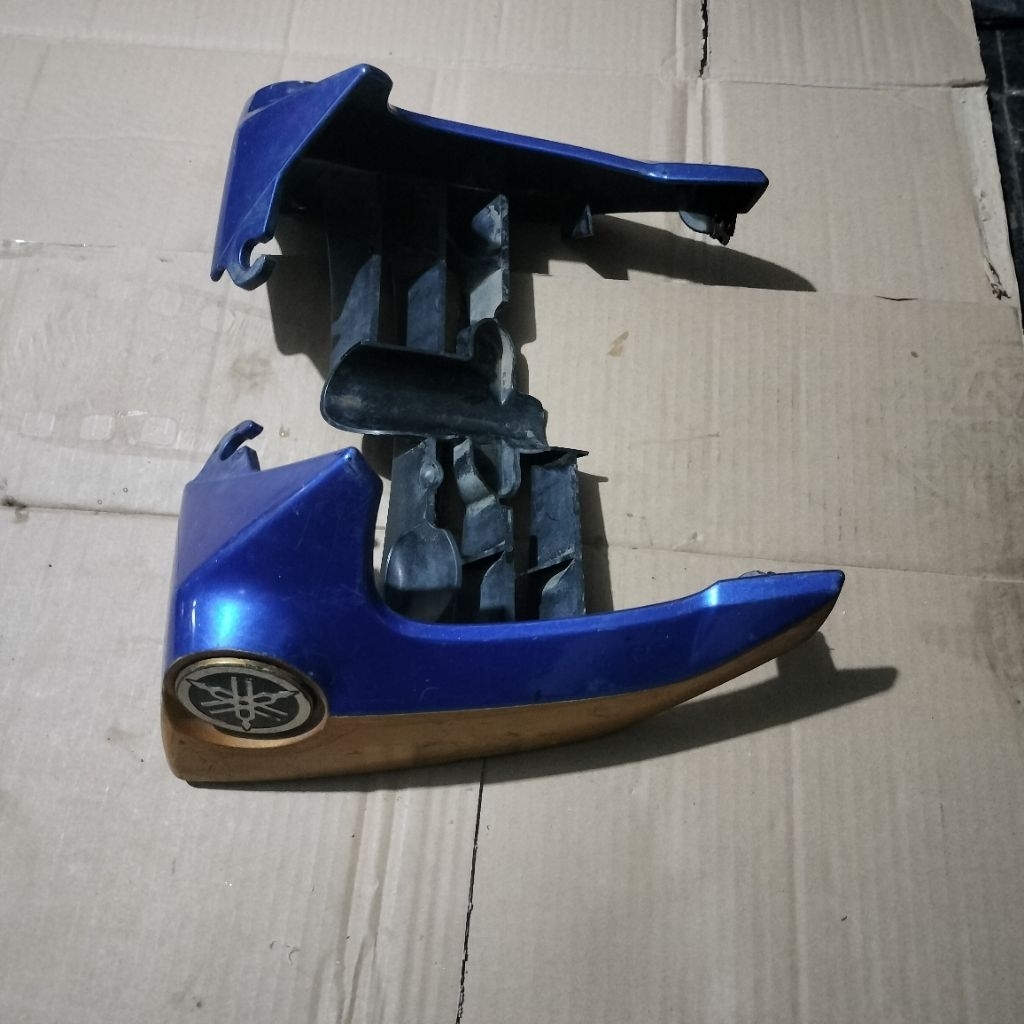 Coper bodi sayap tangki yamaha byson old (2010-2015)biru goldset kanan kiri original second siap pas