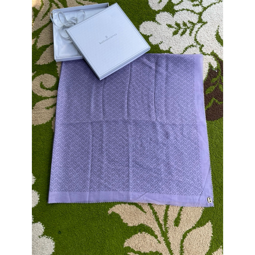 TAPIS MONOGRAM BUTTONSCARVES