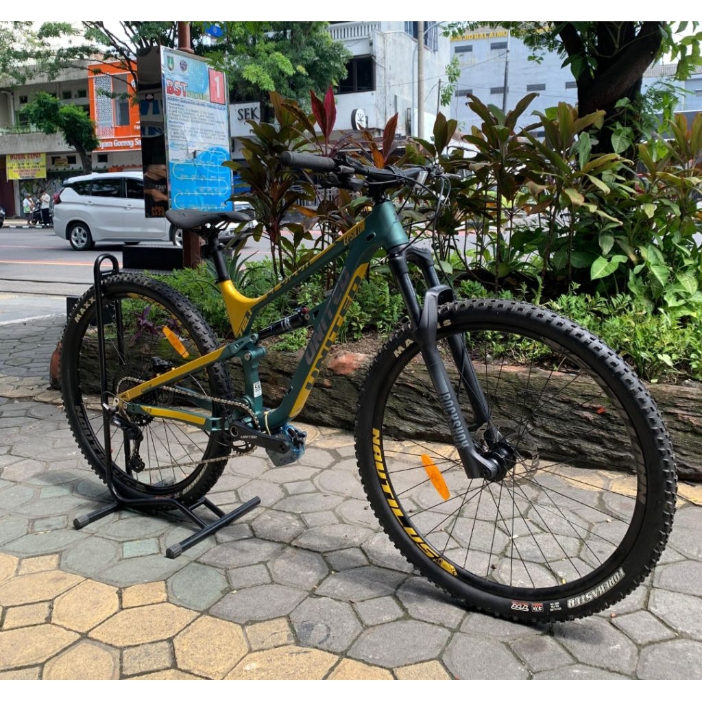 United Epsilon T 21 ukuran roda 29er
