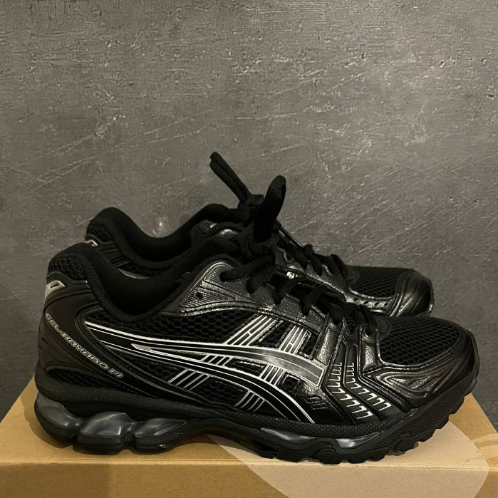 Hitam-Silver (Kayano 14)