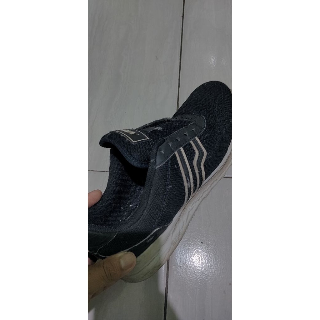 Sepatu Sekolah (Piero)