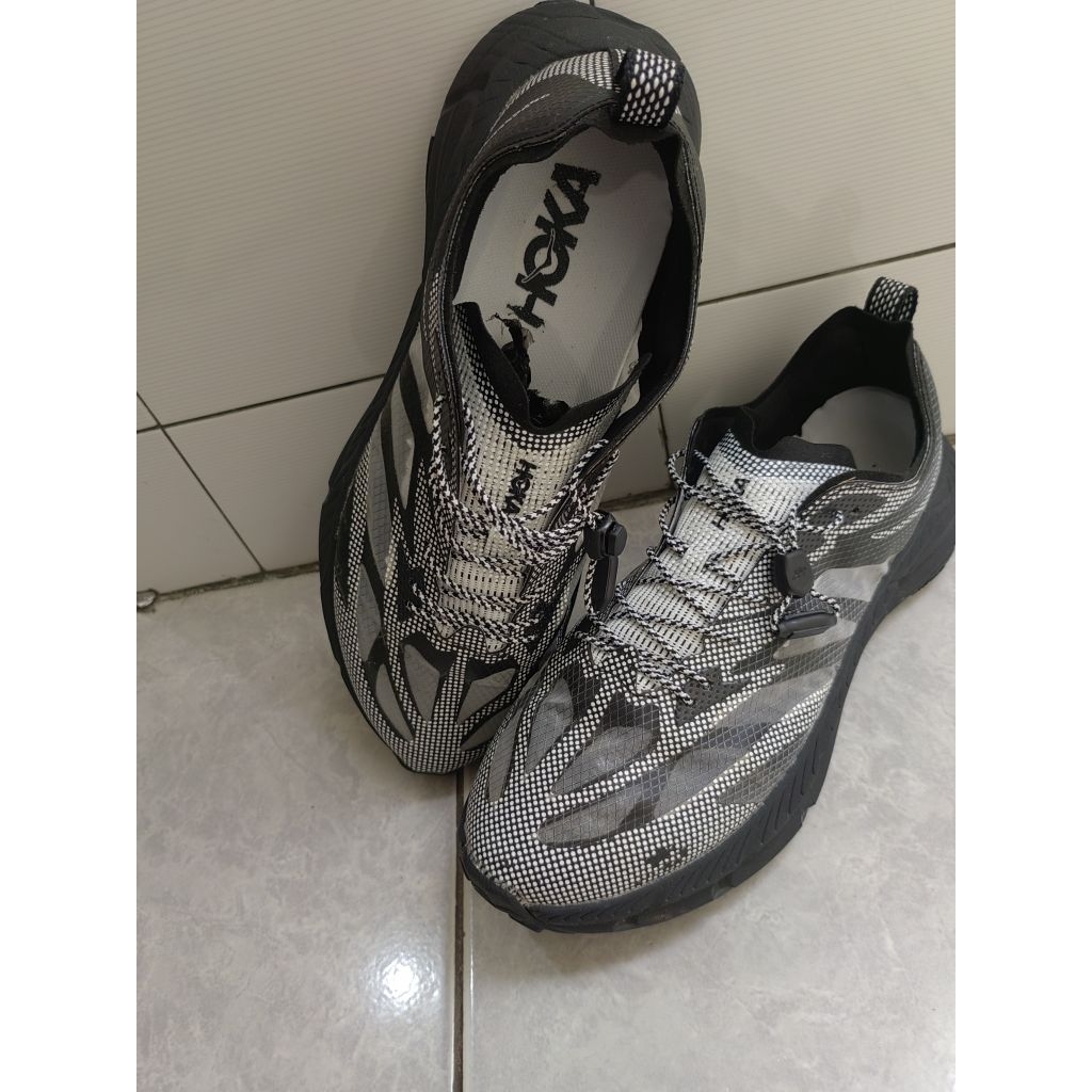Sepatu trail running outdoor Hoka
