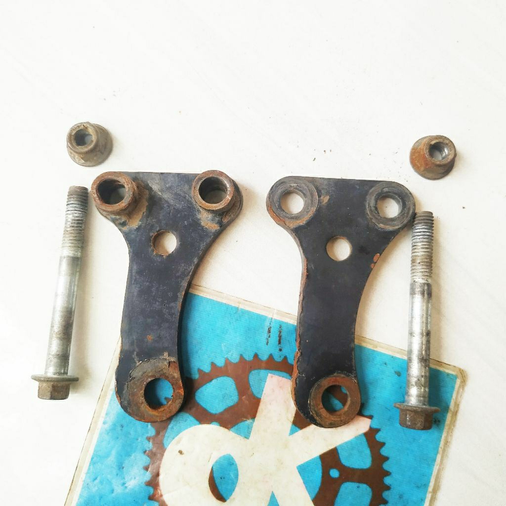 bracket breket dudukan mesin atas tiger megapro lama original second