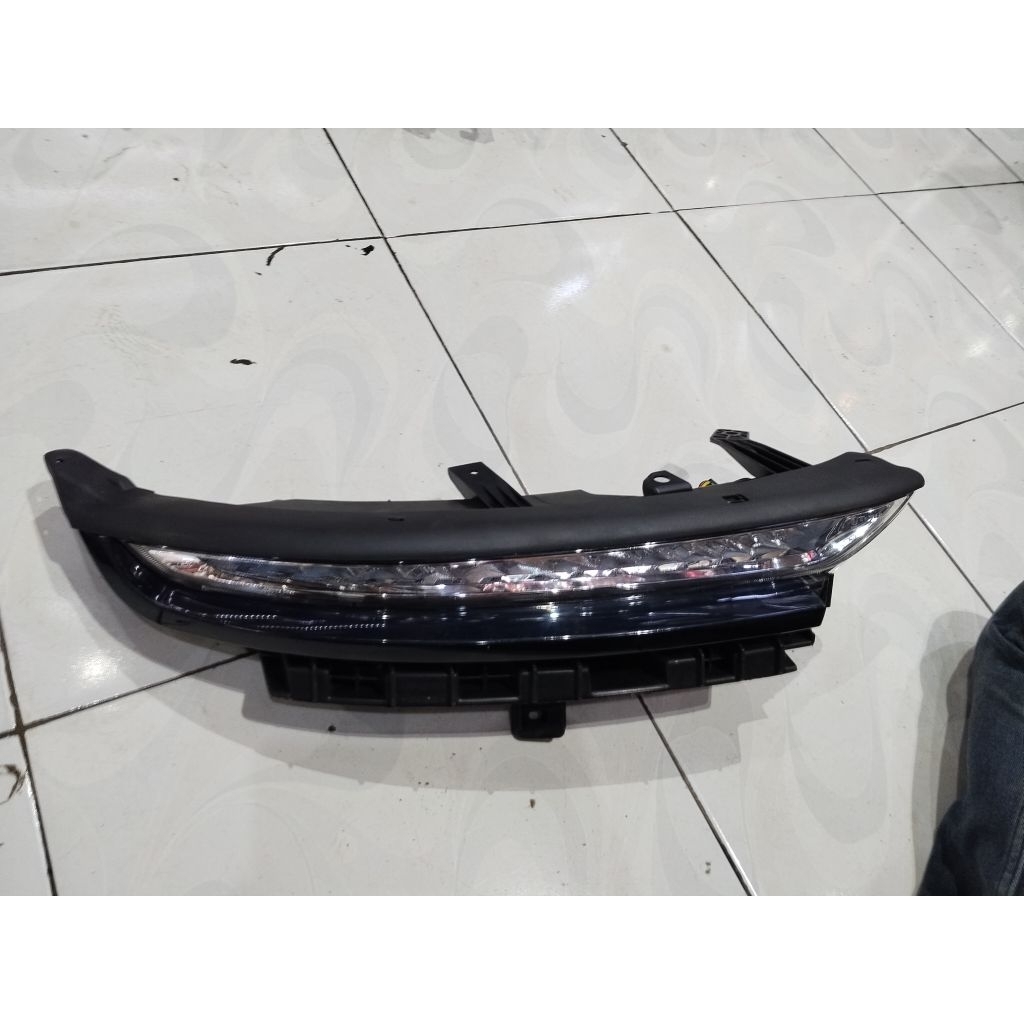 lampu sen wuling almaz original.  led DRL wuling almaz original. lampu atas wuling almaz original