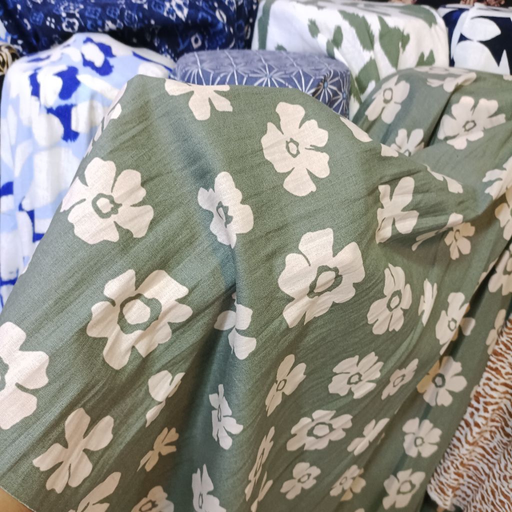 kain katun linen motif bunga - kain linen terbaru - kain cotton meteran - kain katun garmen terkini 
