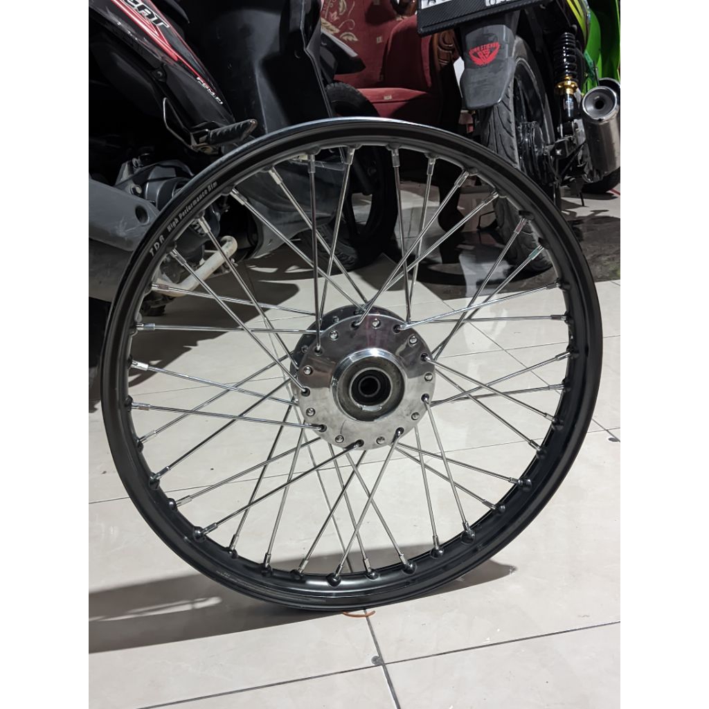 velg TDR hitam glossy type ershape