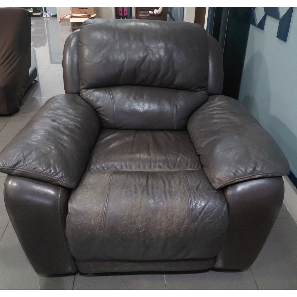 Preloved Sofa Recliner Cheers Kulit 1 Seater Dark Brown