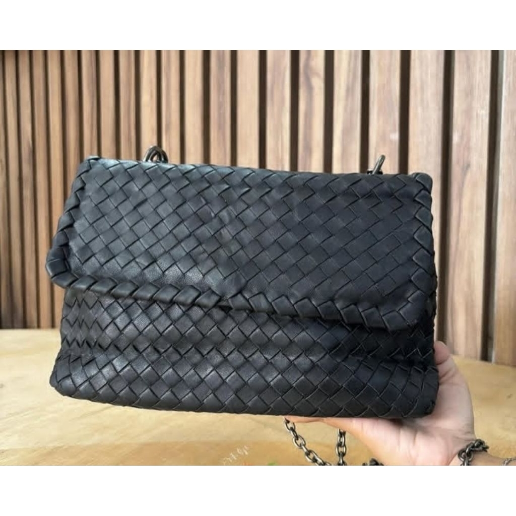 Tas bottega Veneta hitam