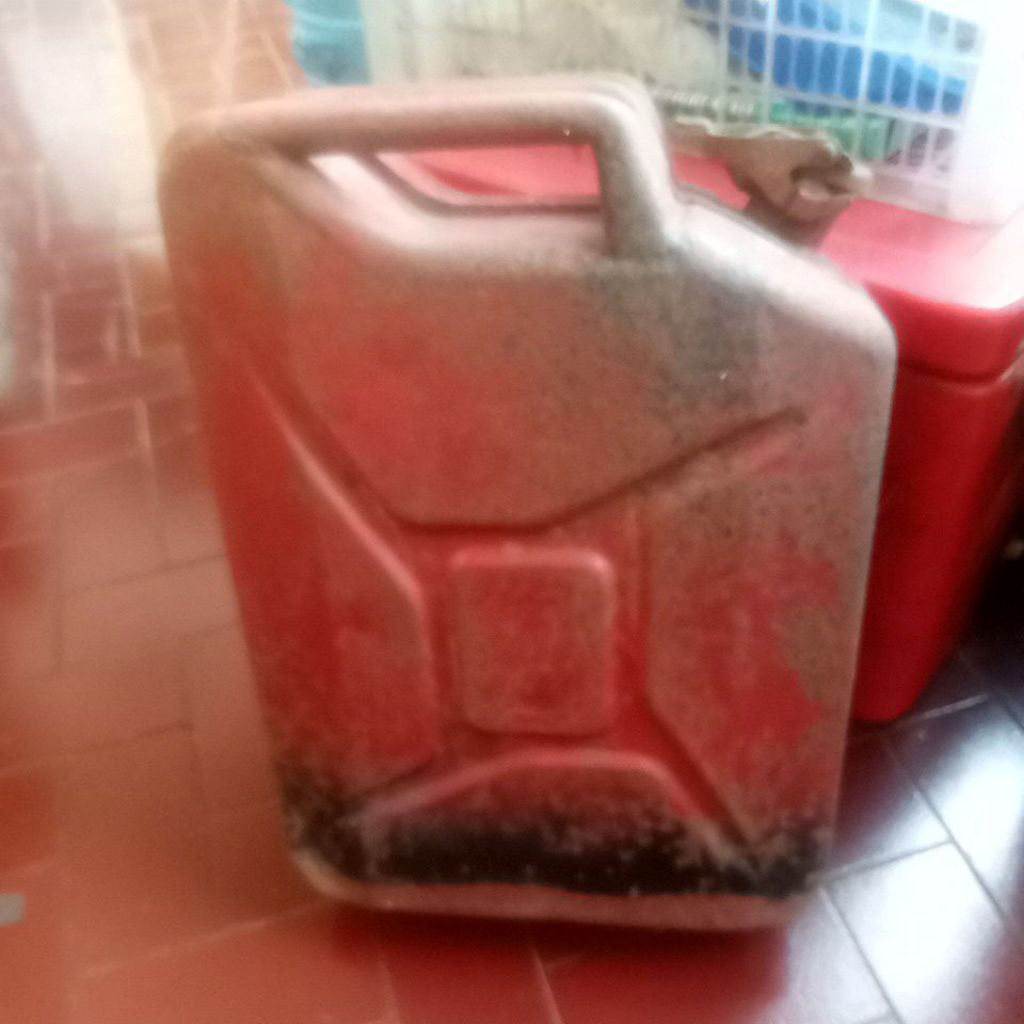 jerigen jerrycan bensin besi keluaran embosan shell buat mobil jeep